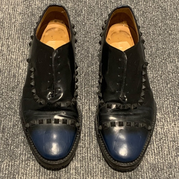 Designer Valentino Garavani Men's Studded Black & Blue Laceup Oxford Shoes - Picture 3 of 12